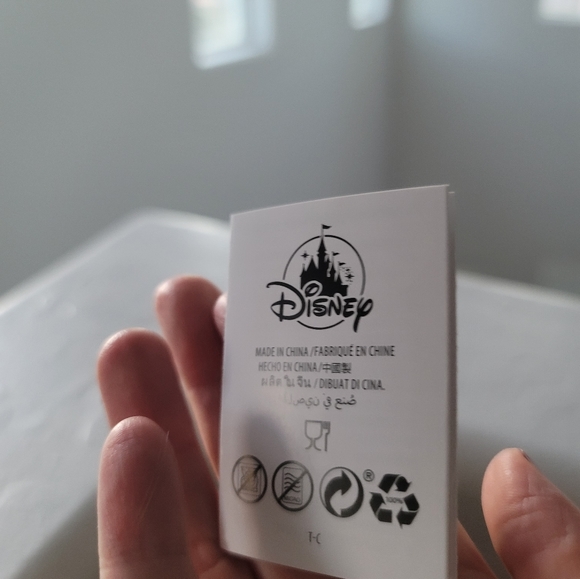 (NWT) Disneyland Pride/rainbow peace color plastic tumbler with lid. - Picture 5 of 6